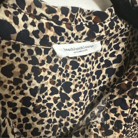 BeachLunchLounge Leopard Print Button Up Shirt Unsized ( large?) - Picture 3 of 8